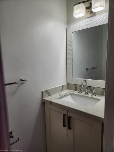 412 Quigley Road, Hamilton, ON - Indoor Photo Showing Bathroom