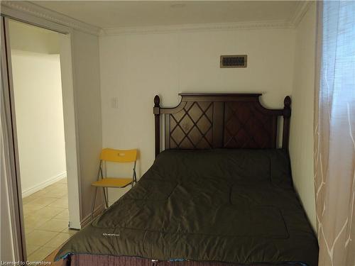 805 Stone Church Road, Hamilton, ON - Indoor Photo Showing Bedroom