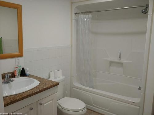 805 Stone Church Road, Hamilton, ON - Indoor Photo Showing Bathroom