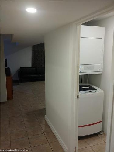 805 Stone Church Road, Hamilton, ON - Indoor Photo Showing Laundry Room