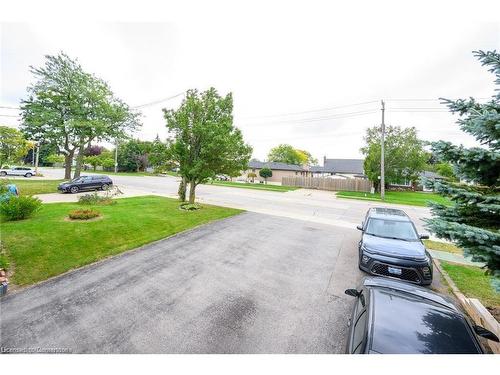 805 Stone Church Road, Hamilton, ON - Indoor Photo Showing Laundry Room