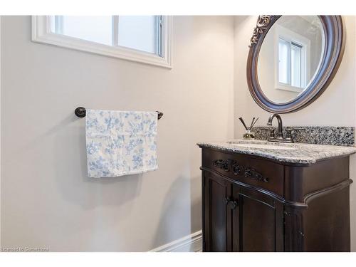 161 Twin Crescent, Hamilton, ON - Indoor Photo Showing Bathroom