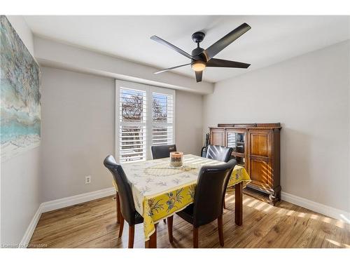 161 Twin Crescent, Hamilton, ON - Indoor Photo Showing Dining Room