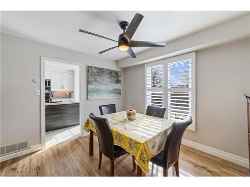 161 Twin Crescent, Hamilton, ON - Indoor Photo Showing Dining Room