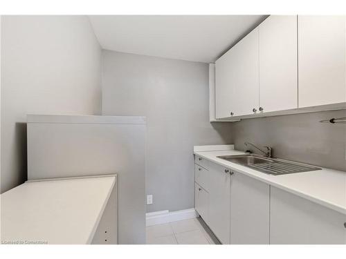 161 Twin Crescent, Hamilton, ON - Indoor Photo Showing Laundry Room