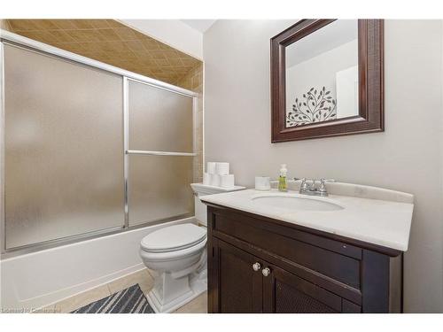 161 Twin Crescent, Hamilton, ON - Indoor Photo Showing Bathroom