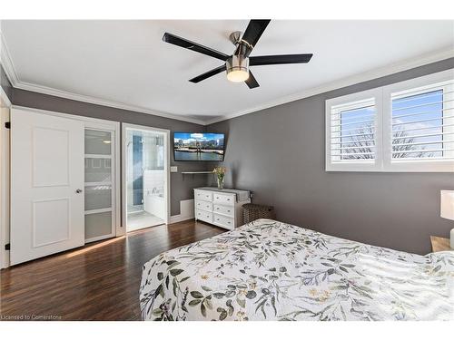 161 Twin Crescent, Hamilton, ON - Indoor Photo Showing Bedroom