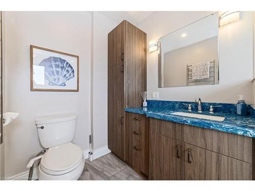 161 Twin Crescent, Hamilton, ON - Indoor Photo Showing Bathroom