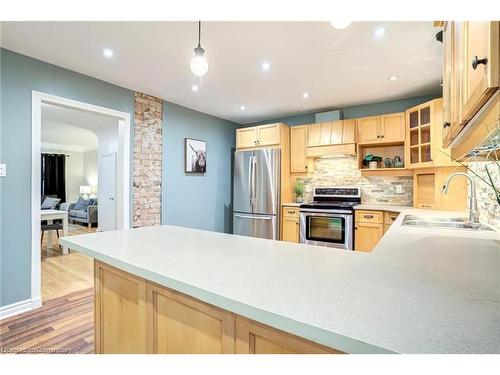 95 Case Street, Hamilton, ON - Indoor Photo Showing Kitchen With Double Sink With Upgraded Kitchen