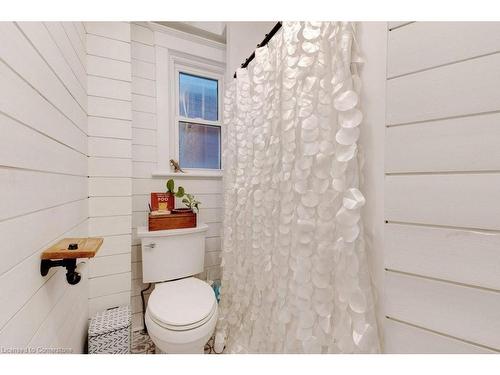 64 Graham Avenue S, Hamilton, ON - Indoor Photo Showing Bathroom