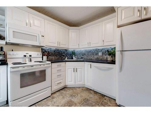 64 Graham Avenue S, Hamilton, ON - Indoor Photo Showing Kitchen