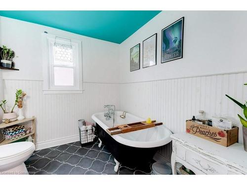 64 Graham Avenue S, Hamilton, ON - Indoor Photo Showing Bathroom