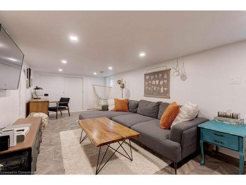 64 Graham Avenue S, Hamilton, ON - Indoor Photo Showing Living Room