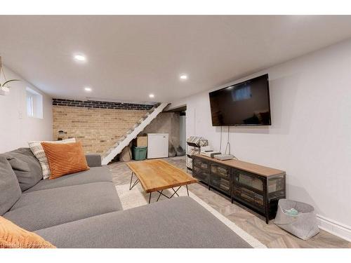 64 Graham Avenue S, Hamilton, ON - Indoor Photo Showing Living Room