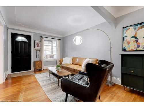 64 Graham Avenue S, Hamilton, ON - Indoor Photo Showing Living Room