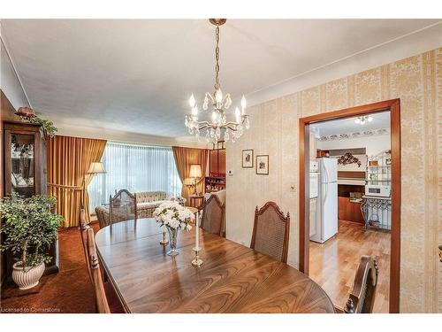 251 Tottenham Road, Burlington, ON - Indoor Photo Showing Dining Room