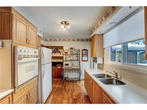 251 Tottenham Road, Burlington, ON - Indoor Photo Showing Kitchen With Double Sink