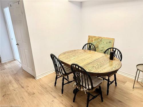 409-270 Wellington Street W, Toronto, ON - Indoor Photo Showing Dining Room