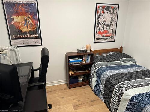 409-270 Wellington Street W, Toronto, ON - Indoor Photo Showing Bedroom