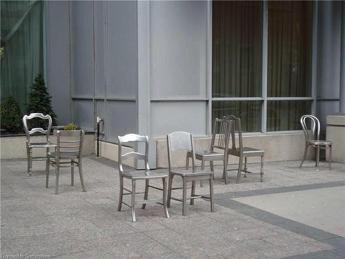 409-270 Wellington Street W, Toronto, ON - Outdoor