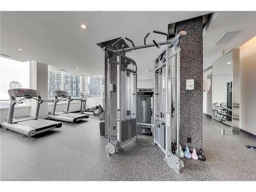 409-270 Wellington Street W, Toronto, ON - Indoor Photo Showing Gym Room