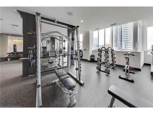 409-270 Wellington Street W, Toronto, ON - Indoor Photo Showing Gym Room