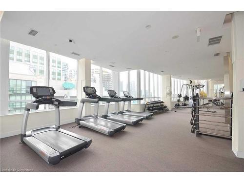 409-270 Wellington Street W, Toronto, ON - Indoor Photo Showing Gym Room