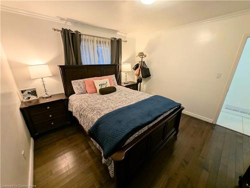 208 West 19Th Street, Hamilton, ON - Indoor Photo Showing Bedroom