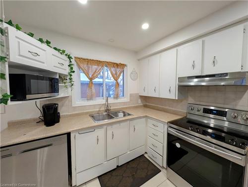 208 West 19Th Street, Hamilton, ON - Indoor Photo Showing Kitchen With Double Sink