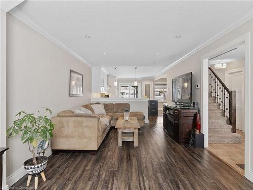 25 Lindsay Drive, Caledonia, ON - Indoor Photo Showing Living Room