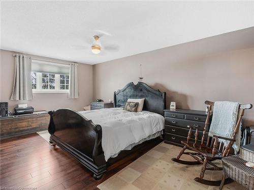 25 Lindsay Drive, Caledonia, ON - Indoor Photo Showing Bedroom