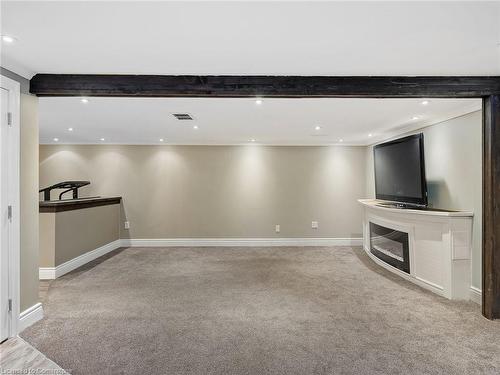 25 Lindsay Drive, Caledonia, ON - Indoor Photo Showing Other Room