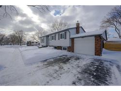 650 Jennifer Crescent  Burlington, ON L7N 3B3