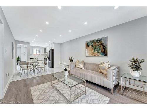 449 Acadia Drive, Hamilton, ON - Indoor Photo Showing Living Room