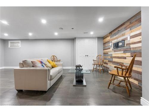 377 East 28Th Street, Hamilton, ON - Indoor Photo Showing Basement