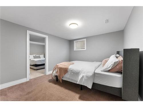 377 East 28Th Street, Hamilton, ON - Indoor Photo Showing Bedroom