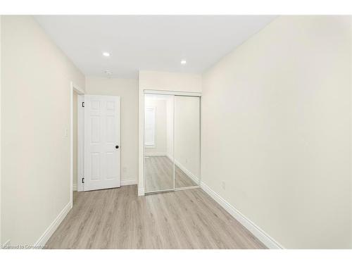 922 Burlington Street E, Hamilton, ON - Indoor Photo Showing Other Room