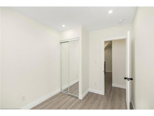 922 Burlington Street E, Hamilton, ON - Indoor Photo Showing Other Room