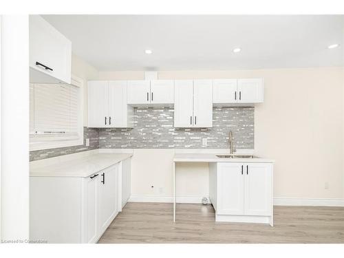 922 Burlington Street E, Hamilton, ON - Indoor Photo Showing Kitchen