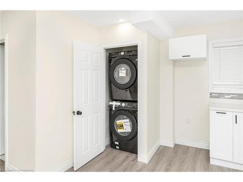 922 Burlington Street E, Hamilton, ON - Indoor Photo Showing Laundry Room