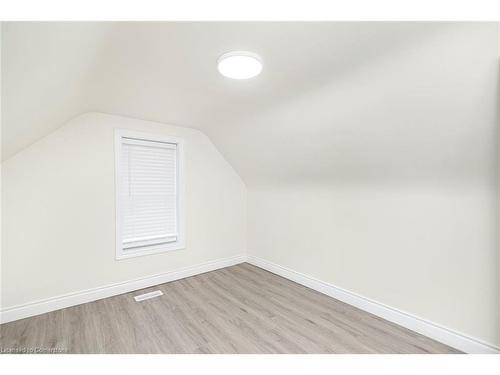 922 Burlington Street E, Hamilton, ON - Indoor Photo Showing Other Room