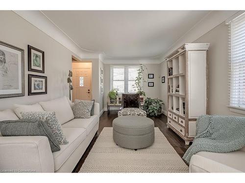 2344 Woodward Avenue, Burlington, ON - Indoor Photo Showing Living Room