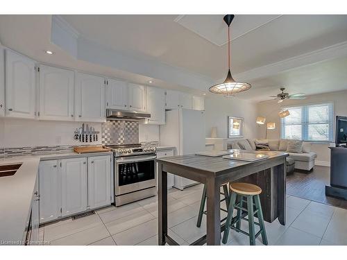 2344 Woodward Avenue, Burlington, ON - Indoor Photo Showing Kitchen With Double Sink With Upgraded Kitchen