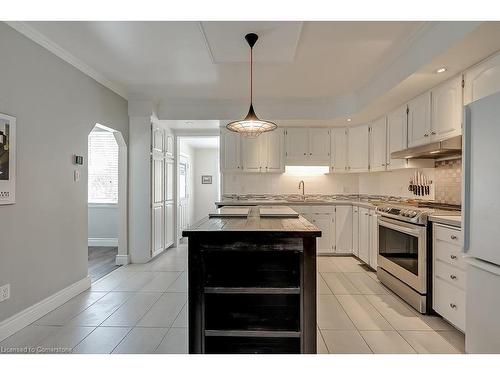 2344 Woodward Avenue, Burlington, ON - Indoor Photo Showing Kitchen With Upgraded Kitchen