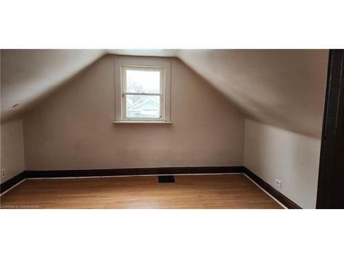 70 Robins Avenue, Hamilton, ON - Indoor Photo Showing Other Room