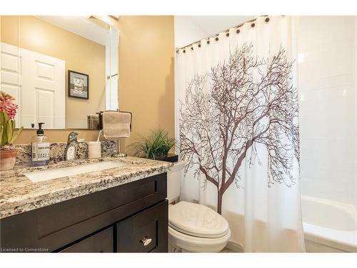 27 Hoover Crescent, Hamilton, ON - Indoor Photo Showing Bathroom