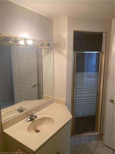 20B-67 Caroline Street S, Hamilton, ON - Indoor Photo Showing Bathroom