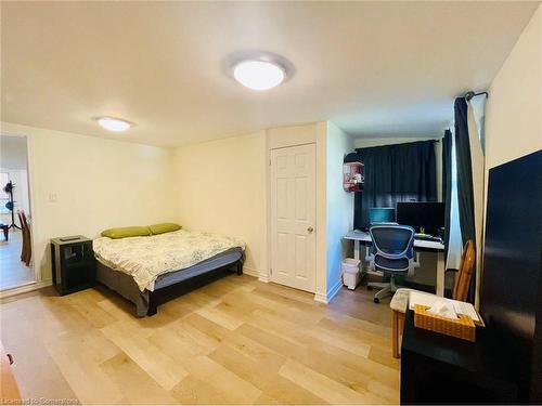 81 Breadalbane Street, Hamilton, ON - Indoor Photo Showing Bedroom