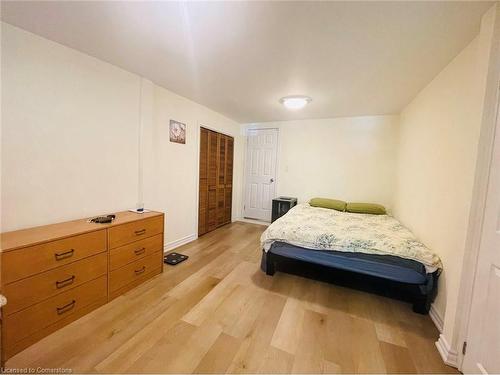 81 Breadalbane Street, Hamilton, ON - Indoor Photo Showing Bedroom