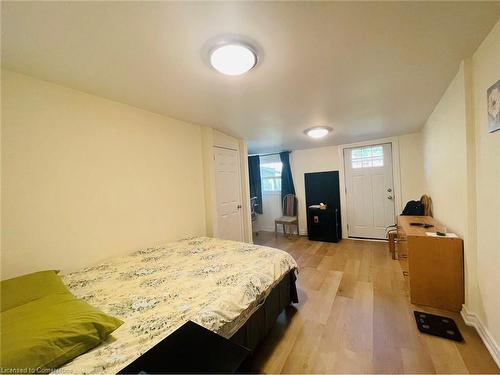 81 Breadalbane Street, Hamilton, ON - Indoor Photo Showing Bedroom